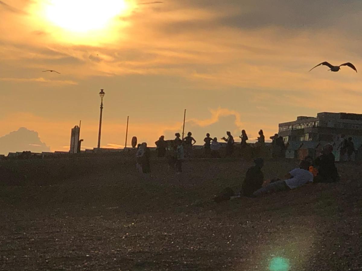 Poets Rest, Free Parking, Ev Socket Fees Apply Walk To Beach Brighton Kültér fotó